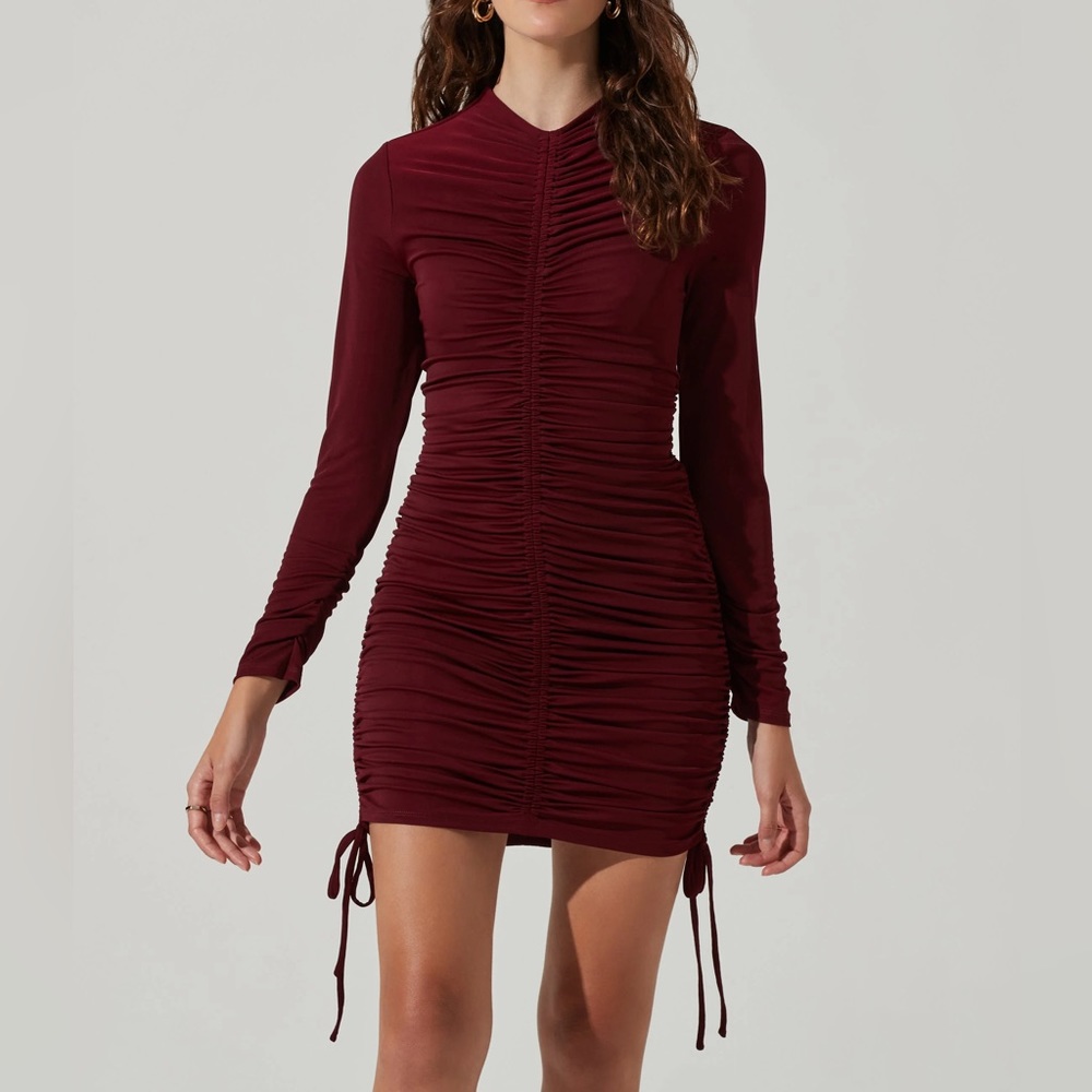 NWT ASTR Ruched Center Long Sleeve Mini Dress Medium